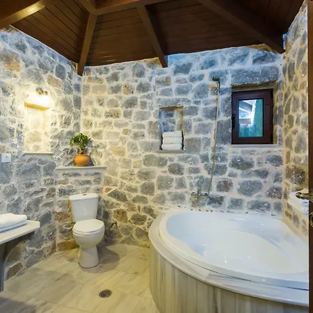 With Heated Pool & Whirlpool Asi Gonia