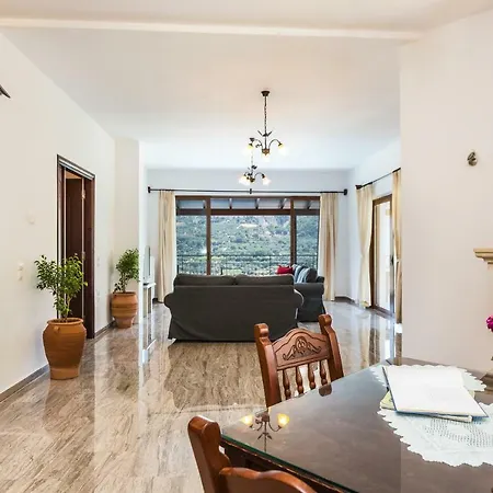 With Heated Pool & Whirlpool וילה *